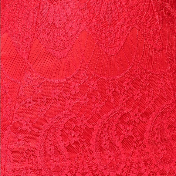 Crimson Backless Paisley Floral Lace Halter Dress - Picture 4 of 8